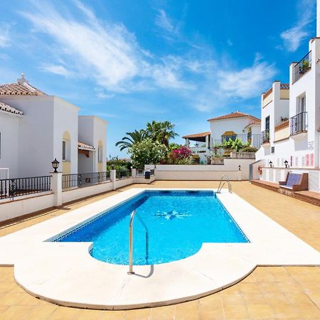 Apartamento Chimenea Playa - 2 Dormitorios Y Terraza 内尔哈 外观 照片